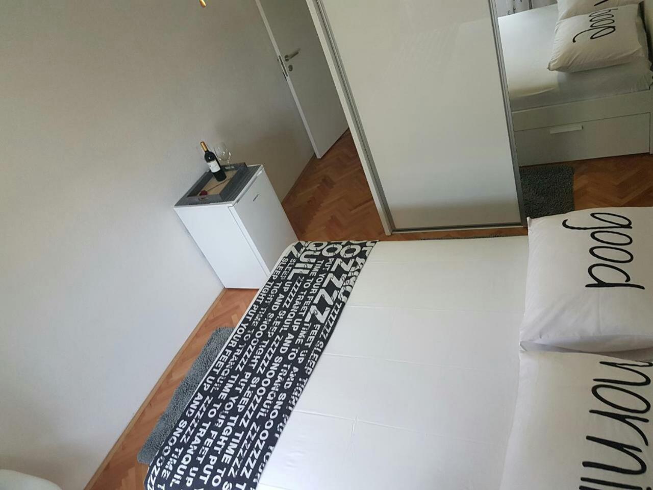 Kaja Apartment Макарська Екстер'єр фото